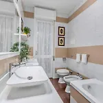 Lakeside Hideaway - Lakefront & Сasa de vacaciones Lecco