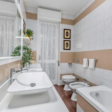 Lakeside Hideaway - Lakefront & Casa vacanze Lecco