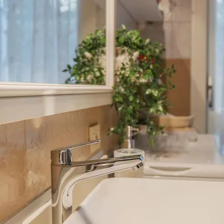 Lakeside Hideaway - Lakefront & * Lecco