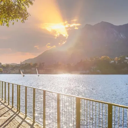 Lakeside Hideaway - Lakefront & *