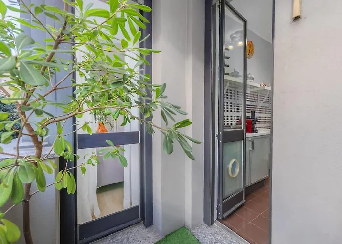 Lakeside Hideaway - Lakefront & *