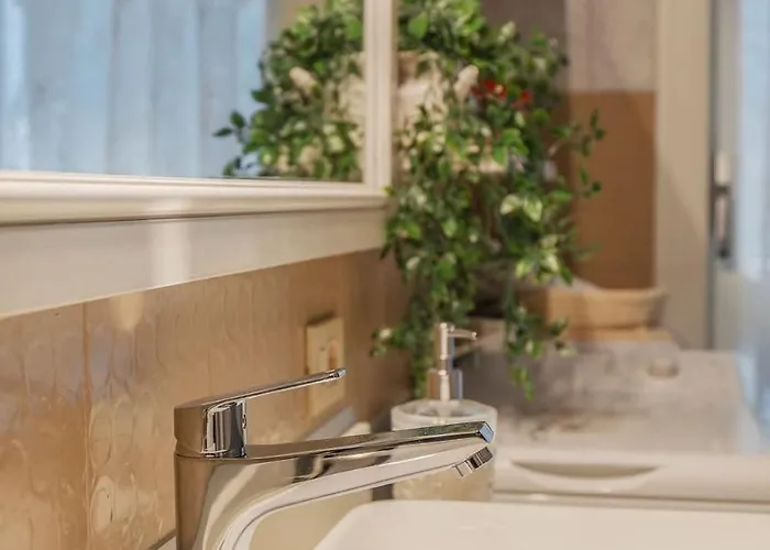 Lakeside Hideaway - Lakefront & * Lecco