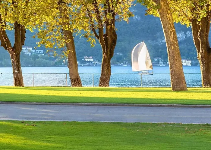 Lakeside Hideaway - Lakefront & Dom wakacyjny Lecco